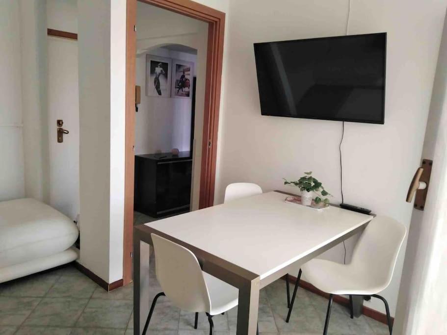 Lovely Flat, Super Connected To The Centre,Wifi,4P Милано Екстериор снимка